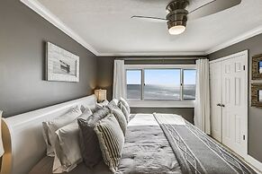 Pinnacle Port by Book That Condo