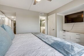 Pinnacle Port by Book That Condo