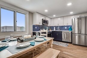 Pinnacle Port by Book That Condo