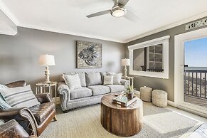 Pinnacle Port by Book That Condo