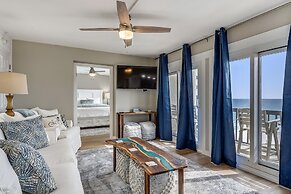 Pinnacle Port by Book That Condo