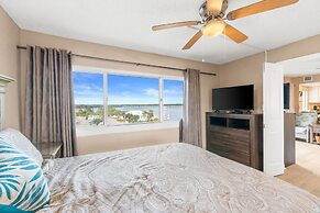 Pinnacle Port by Book That Condo