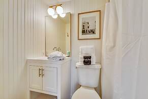 Pinnacle Port by Book That Condo