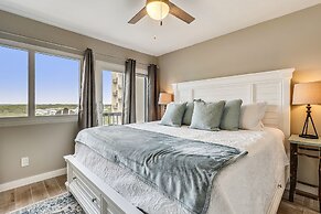 Pinnacle Port by Book That Condo