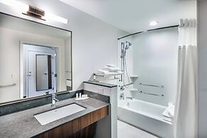 Fairfield Inn & Suites Houston Memorial City Area
