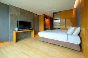 Jeongseon Intoraon Hotel