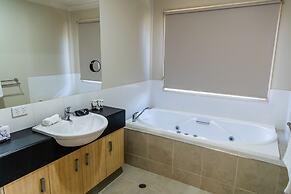 McMillans of Metung Coastal Resort