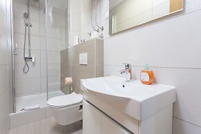 Apartments & Rooms Alagic