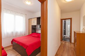 Apartments & Rooms Alagic