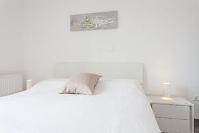 Apartments & Rooms Alagic