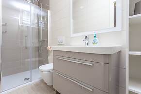 Apartments & Rooms Alagic