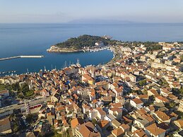 Apartments & Rooms Alagic