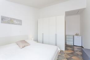 Apartments & Rooms Alagic