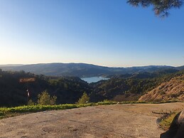 Spacious and Modern 2 bed Apartment in Peyia