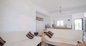 Spacious and Modern 2 bed Apartment in Peyia