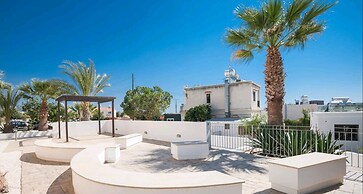 Spacious and Modern 2 bed Apartment in Peyia