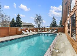 75 Corinthian 3br 3ba Spacious Layout, Private Garage. 3 Bedroom Townh