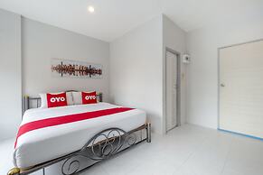 OYO 75323 Tha Burapa Home Bangsean