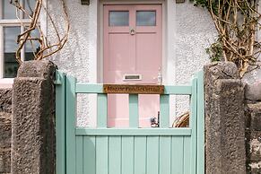 Maggie Puddle Cottage