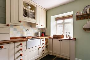 Maggie Puddle Cottage