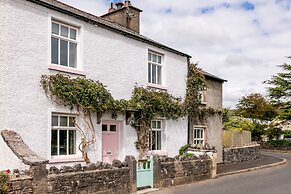 Maggie Puddle Cottage
