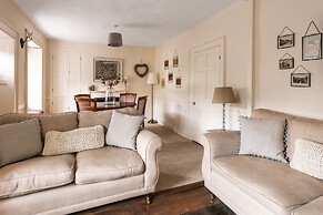 Maggie Puddle Cottage