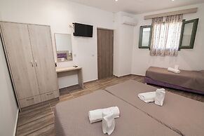 Del Mar Apartments in Stalis