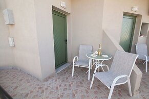 Del Mar Apartments in Stalis