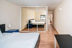 Bright 2 Bed 2 Bath apt Near Canary Wharf