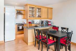 Bright 2 Bed 2 Bath apt Near Canary Wharf