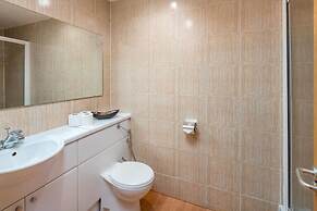 Bright 2 Bed 2 Bath apt Near Canary Wharf