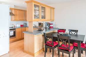 Bright 2 Bed 2 Bath apt Near Canary Wharf