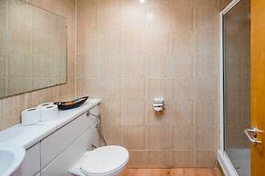 Bright 2 Bed 2 Bath apt Near Canary Wharf