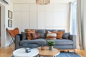 Modern 1BD w AC & Balcony