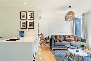 Modern 1BD w AC & Balcony