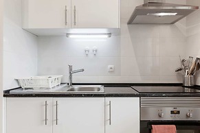 Beautiful 1 Bedroom Apartment Near Benfica