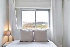 Large Contemporary 3 Bedroom Apartment