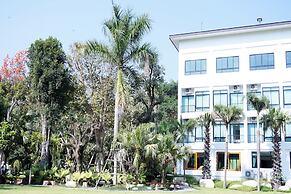 Royal Train Garden Resort