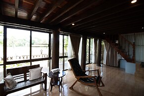 Royal Train Garden Resort