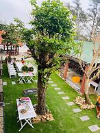 Nana Lee Homestay & Restaurant