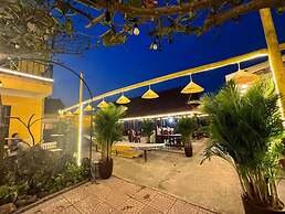 Nana Lee Homestay & Restaurant