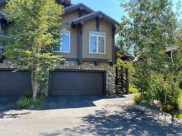 Snowcreek V 760 Pet-Friendly, Amazing Mountain Views, Private 2 Car Ga