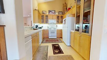 Snowcreek V 760 Pet-Friendly, Amazing Mountain Views, Private 2 Car Ga