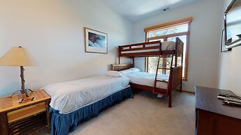 Snowcreek V 760 Pet-Friendly, Amazing Mountain Views, Private 2 Car Ga