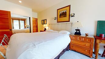 Snowcreek V 760 Pet-Friendly, Amazing Mountain Views, Private 2 Car Ga