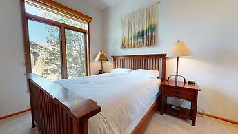 Snowcreek V 760 Pet-Friendly, Amazing Mountain Views, Private 2 Car Ga