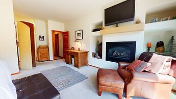 Snowcreek V 760 Pet-Friendly, Amazing Mountain Views, Private 2 Car Ga