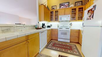 Snowcreek V 760 Pet-Friendly, Amazing Mountain Views, Private 2 Car Ga