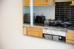 Velvet 1-bedroom Apartment With Balcony, Hoddesdon