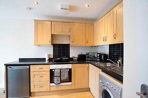 Velvet 1-bedroom Apartment With Balcony, Hoddesdon
